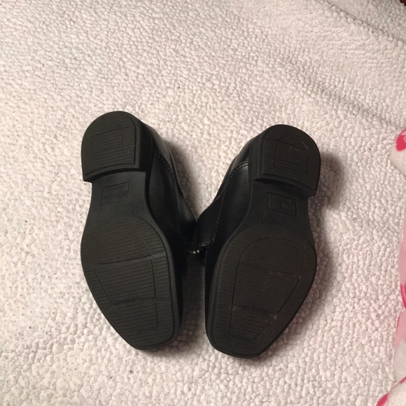 Smart fit boys black dress shoes❤️ - Picture 2 of 3